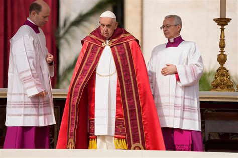 Rebounding Pope Francis begins Palm Sunday Mass at Vatican